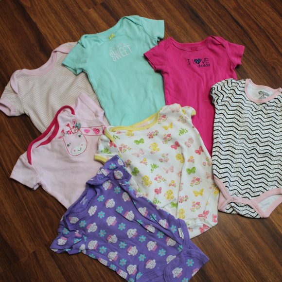 Lot of 7 Baby girl onesies - Picture 1 of 5